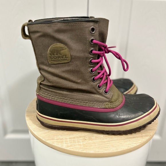 Ladies Sorel Winter Boots - Picture 3 of 8